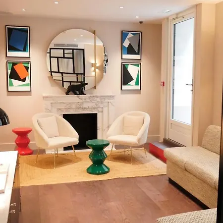 Moderniste 4*